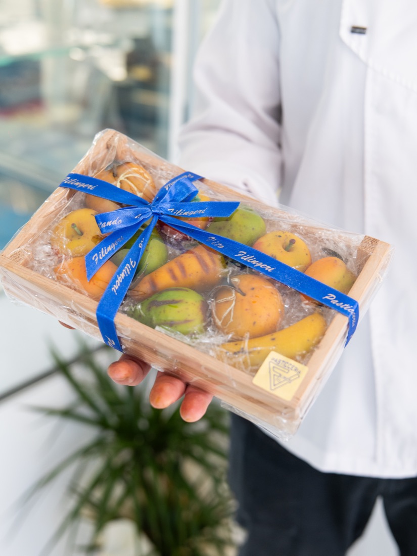 Confezione regalo della martorana con nastro Filingeri